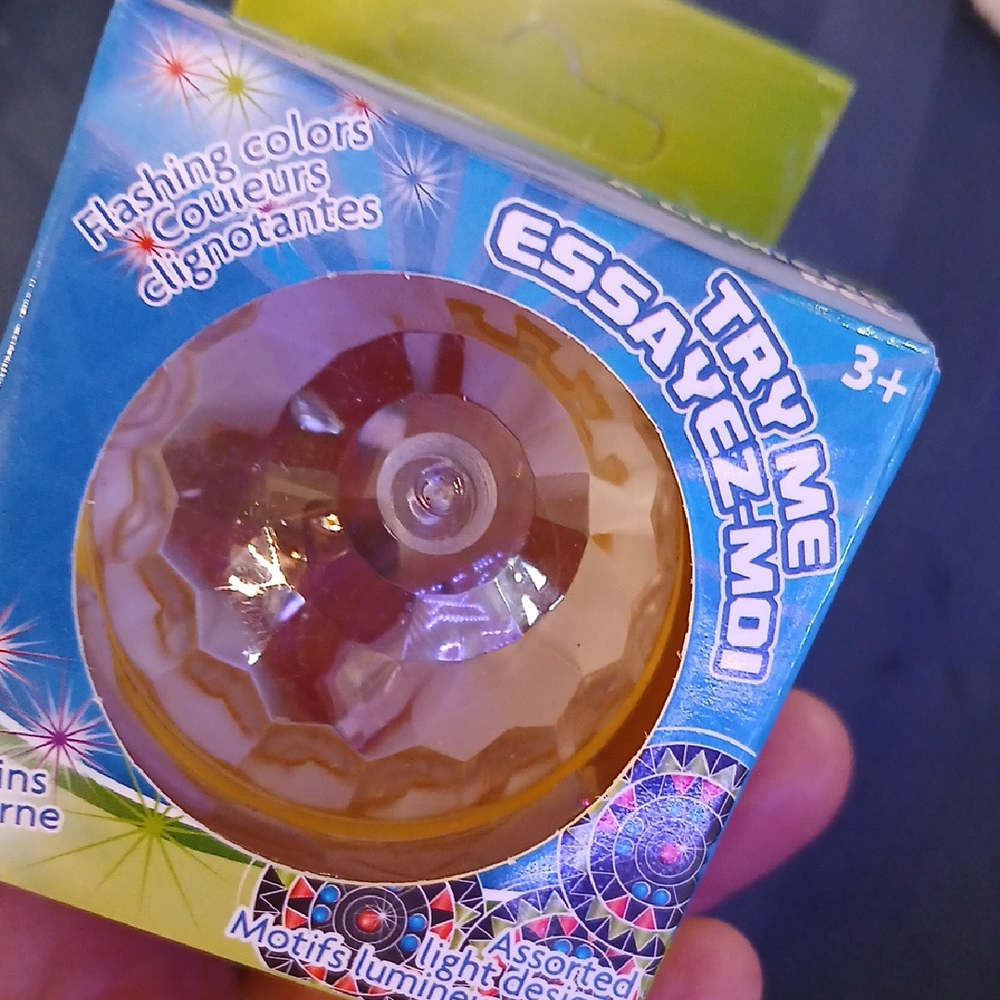 Flashing Colors Light-Up Toy